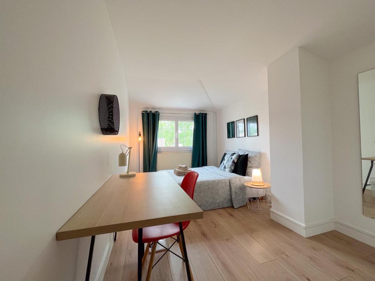 Maison Ideale Pour Visiter Paris Versailles - Chambres Privees Paris-Saclay Bures-sur-Yvette Oda fotoğraf